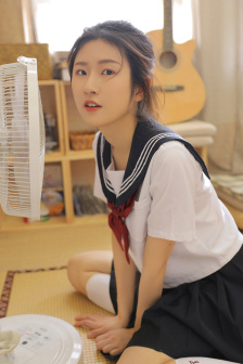 比基尼泳衣三角